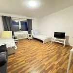 Apartman Monteurwohnung In *